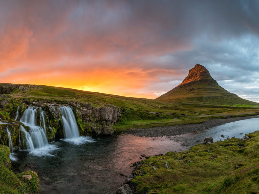 Réalisez votre rêve nordique en Islande. 
De Reykjavik aux fjords de l’est, en passant par le cercle d’or et la côte sud, partez à la découverte des cascades, glaciers et de la culture hors du commun du pays de glace et de feu.